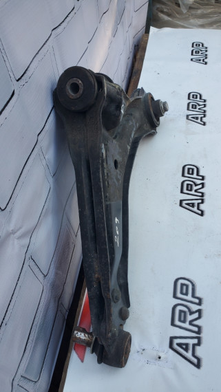 Передний правый рычаг Mercedes-Benz Vito W638 1996-2003