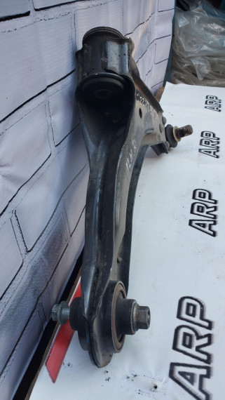 Передний правый рычаг Mercedes-Benz Vito W638 1996-2003