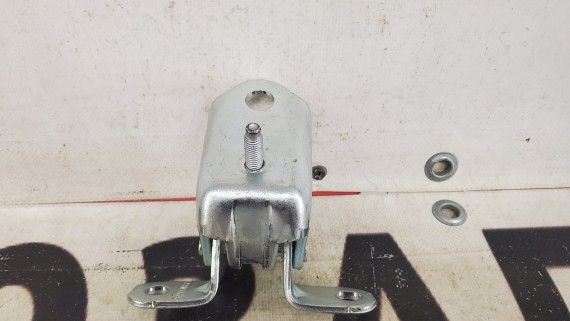 Петля задней двери Ford Fiesta MK6 2008-2019