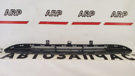 Решетка в передний бампер Hyundai Solaris 2 2017-2020