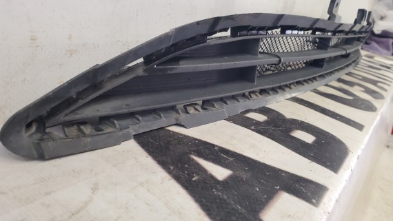 Решетка в передний бампер Hyundai Solaris 2 2017-2020