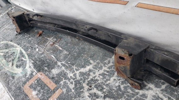 Усилитель переднего бампера Nissan Pathfinder Navara R51M 2004-2015 