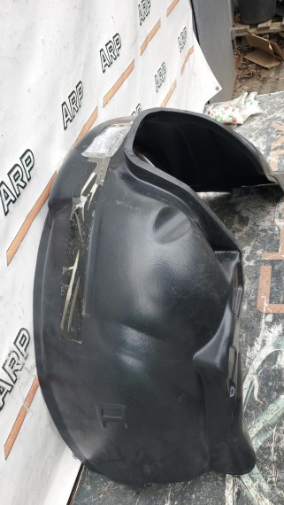 Подкрылок передний правый Lada Largus 2012-н.в