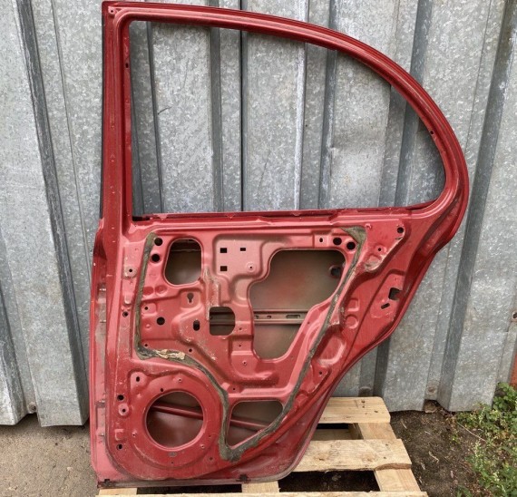 Дверь задняя правая Nissan Micra 3 K12E с 2002-2010г