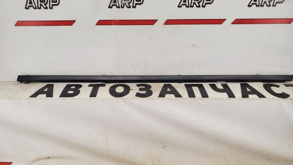 Бархотка двeри пеpедней левой Роrschе Mаcan 1 2014-2019