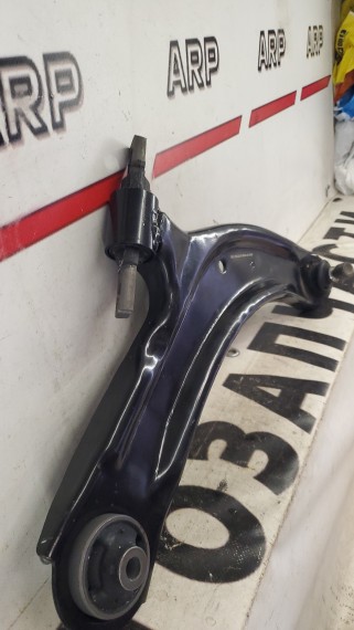 Рычаг передний правый Nissan Qashqai J10 Renault Koleos 2 2006-2013