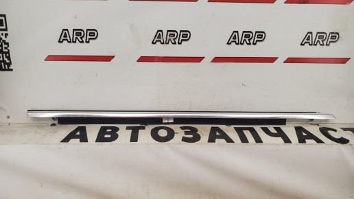 Молдинг стекла двери передний правый Audi A3 8V 2012-2020