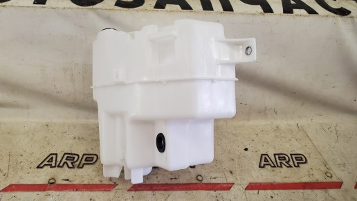 Бачок омывателя Toyota Camry XV70 2017-2021