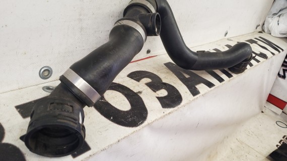 Патрубок радиатора Volkswagen Touareg 2 NF Porsche Cayenne 2010-2018