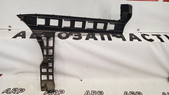 Кронштейн заднего бампера правый Volkswagen Passat B6 2005-2011