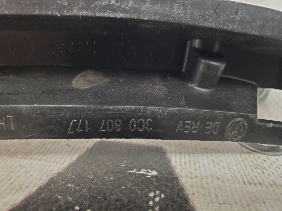 Крепление бампера переднее левое Volkswagen Passat B6 2005-2010