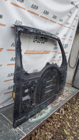 Дверь багажника Mitsubishi Pajero 4 2006-2021
