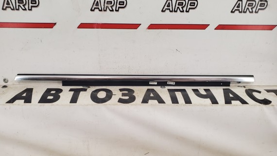 Молдинг стекла двери задний правый Audi A4 B8 2007-2015