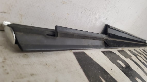 Молдинг стекла двери задний правый Audi A4 B8 2007-2015