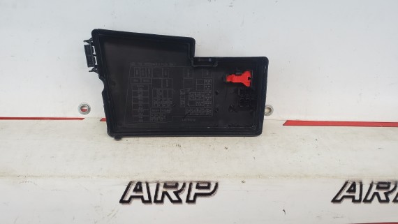 Крышка блока предохранителей (верх) Mazda 3 BK 2003-2009
