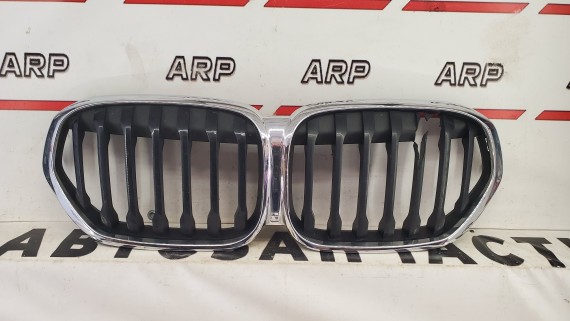 Решетка радиатора  BMW X1 F48 2019-н.в.
