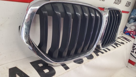 Решетка радиатора  BMW X1 F48 2019-н.в.