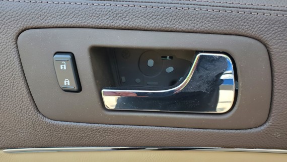 Обшивка передней правой двери Cadillac STS 1 2004-2011
