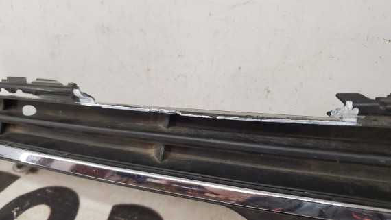 Решетка в бампер левая Volkswagen Passat B7 2011-2015