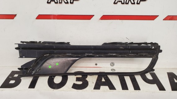 Решетка в бампер левая Volkswagen Passat B7 2011-2015