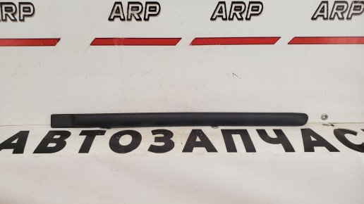 Молдинг задней левой двери Nissan Primera P11E 1996-2002