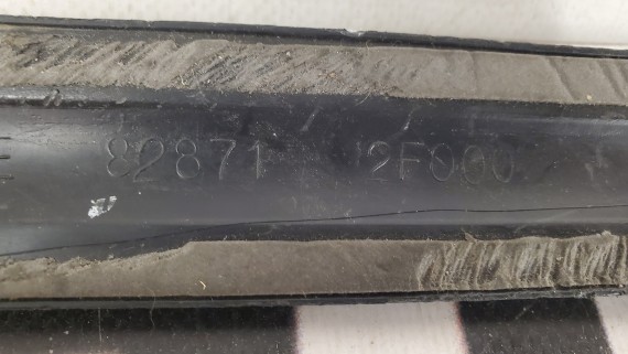 Молдинг задней левой двери Nissan Primera P11E 1996-2002