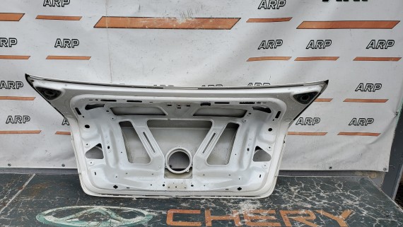 Крышка багажника Volkswagen Passat B6 2005-2010
