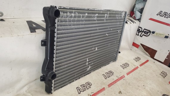 Радиатор охлаждения Skoda Superb 2 2008-2013