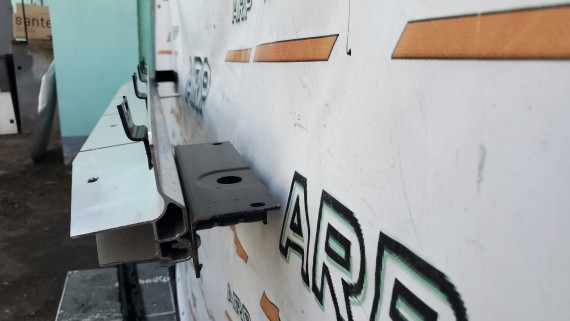 Кронштейн порога левый Mercedes-Benz ML-Class W164 2005-2011