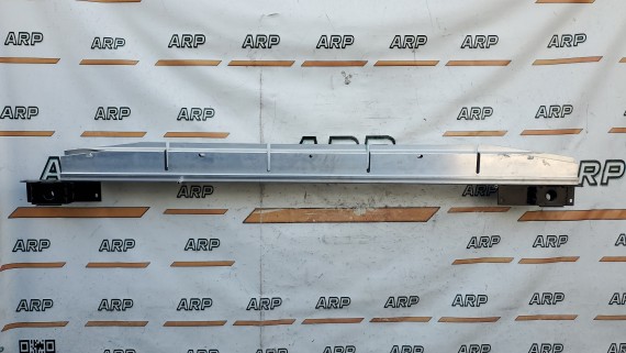 Кронштейн порога левый Mercedes-Benz ML-Class W164 2005-2011