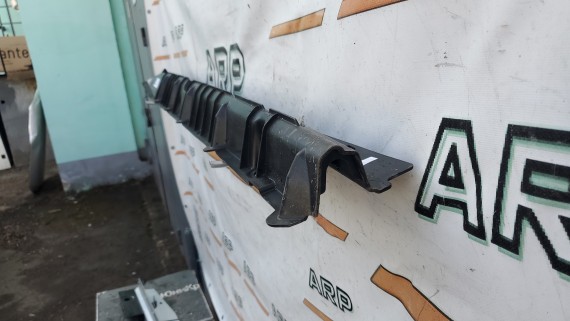 Кронштейн подножки правый BMW X6 E71 2007-2013