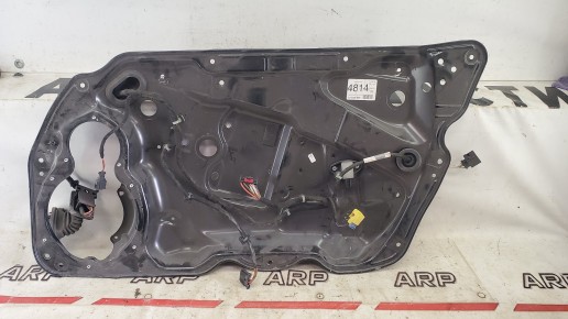 Корпус стеклоподъемника передний правый Volkswagen Passat B7 2011-2015