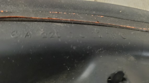 Уплотнитель двери передний левый Mercedes-Benz S-класс W220 2002-2005