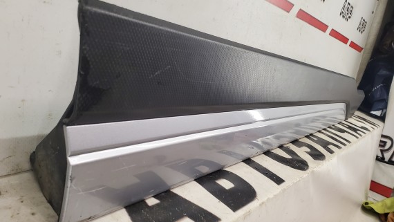 Накладка передней правой двери Subaru Forester 5 2018-н.в.