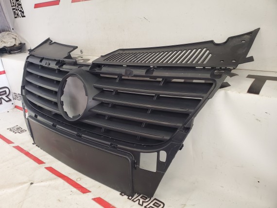 Решетка радиатора Volkswagen Passat B6 2005-2010