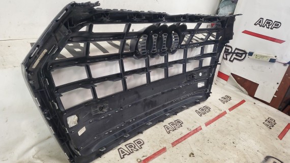 Решетка радиатора Audi Q5 2 FY 2015-н.в.