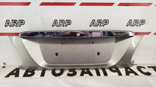 Накладка крышки багажника Nissan Bluebird Sylphy 2000-2005