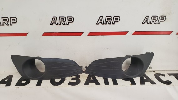 Накладка противотуманной фары левая правая Renault Logan 2004-2016