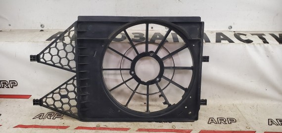 Диффузор радиатора Volkswagen Polo 5 2015-2020