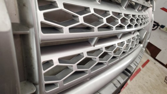 Решетка радиатора Land Rover Freelander 2 2006-2010