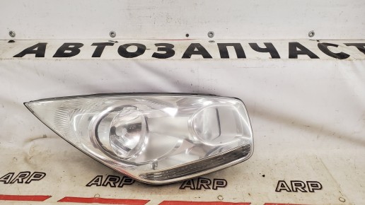 Фара правая Kia Venga 2009-2014