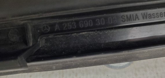 Молдинг лобового стекла правый Mercedes GLC X253 2015-2023