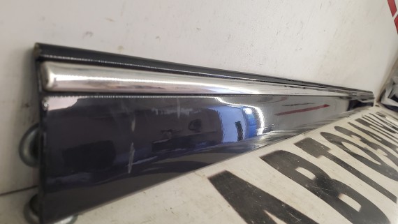 Молдинг двери передний правый Mercedes-Benz C-Class W203 2000-2006
