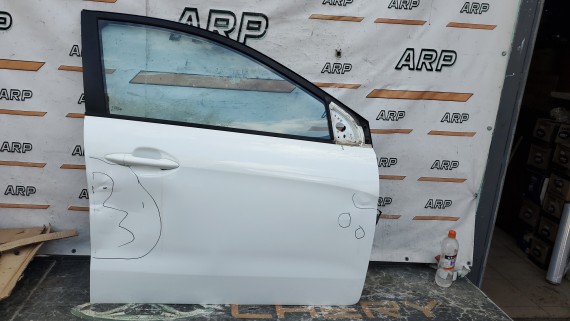 Дверь передняя правая Kia Rio 3 2011-2017