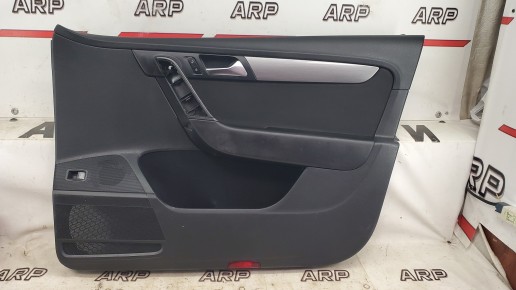Обшивка двери передняя правая Volkswagen Passat B7 2010-2015