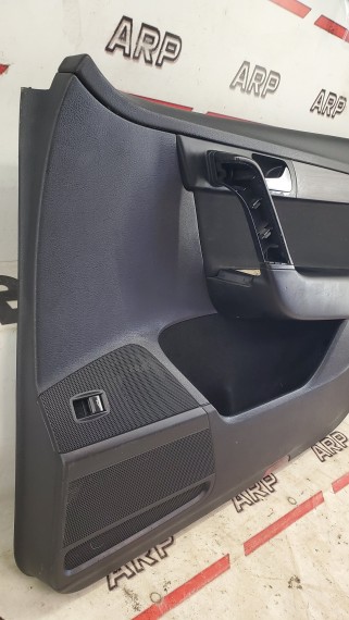 Обшивка двери передняя правая Volkswagen Passat B7 2010-2015