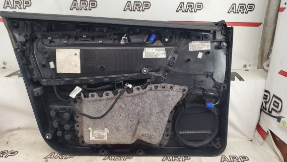 Обшивка двери передняя правая Volkswagen Passat B7 2010-2015