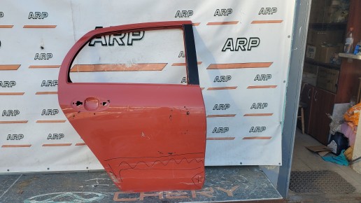 Дверь задняя правая Toyota Yaris 2 2005-2012 хэтчбек