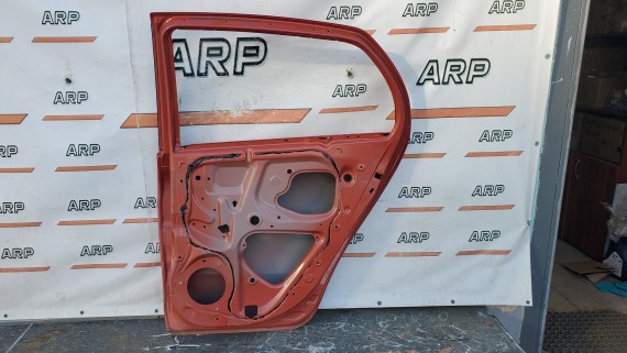 Дверь задняя правая Toyota Yaris 2 2005-2012 хэтчбек