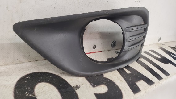 Накладка противотуманной фары левая Ford Focus 2 2007-2011